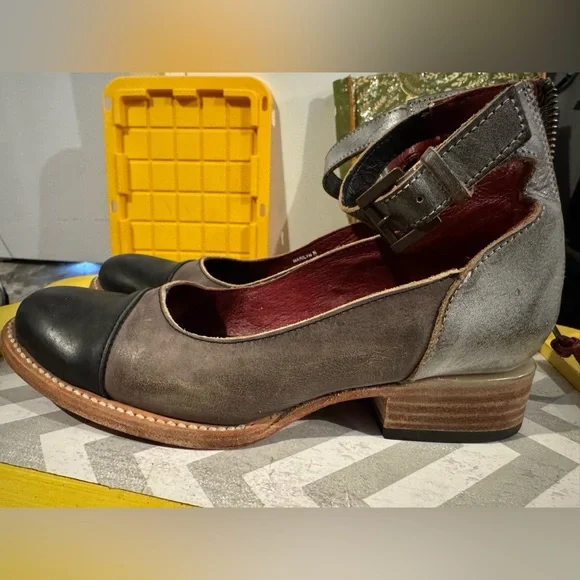 Freebird Marilyn Ankle Strap Flats shoes Women’s Size 8 Stone Multi $225 - Picture 1 of 13